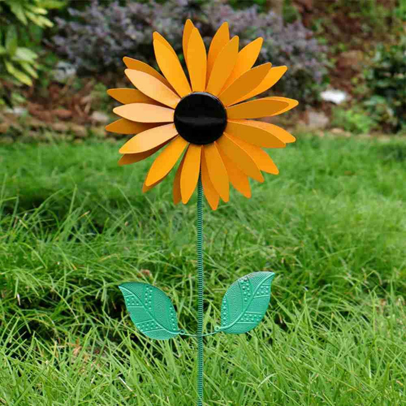 Namų sodas su kuoliuku, besisukančio kiemo puošmena Vėjo malūnėlis Saulėgrąžos Vėjo suktukas Vėjo posūkis vejos gėlė