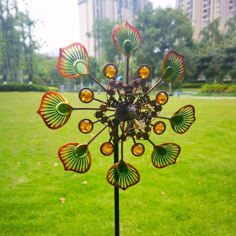 Kovaný kovový farebný veterný mlyn s pávím chvostom, dutý veterný mlyn s veterným spinnerom pre vnútornú a vonkajšiu záhradu, trávnik a dekoráciu