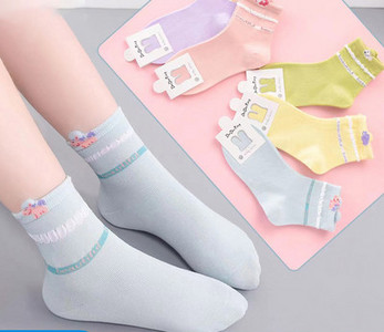 5 kojinių rinkinys mergaitėms su kelių spalvų siuvinėjimais