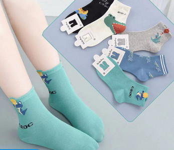 5 kojinių rinkinys mergaitėms su kelių spalvų siuvinėjimais