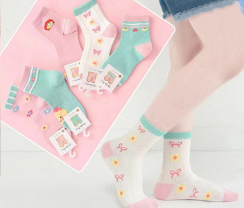 5 kojinių rinkinys mergaitėms su kelių spalvų siuvinėjimais