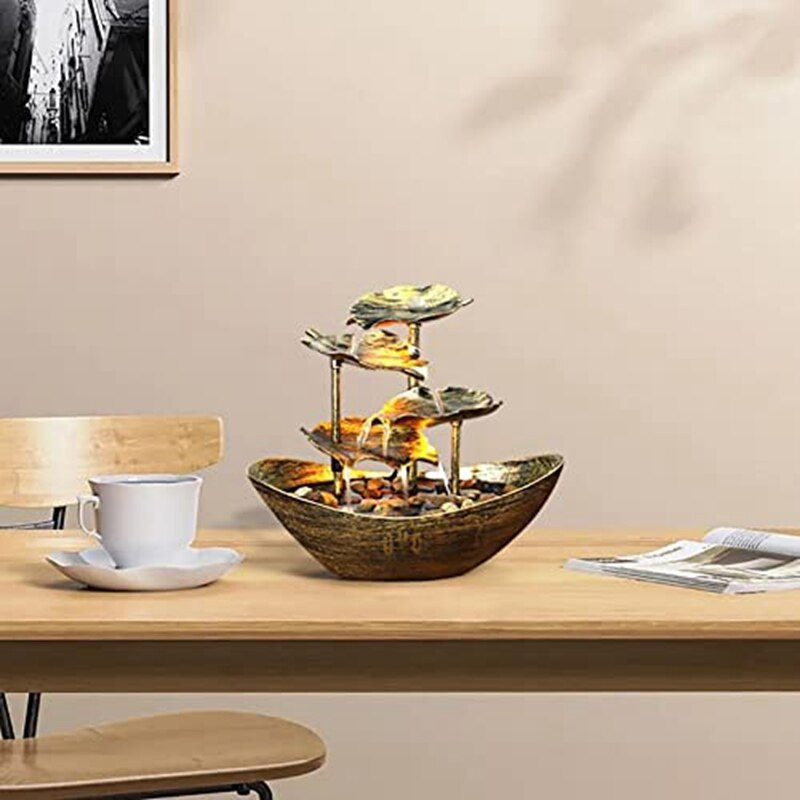 Stalinis fontanas Vandens fontanas su šiltomis šviesomis interjere Mažas fontanas, tinkantis atsipalaiduoti namų biure