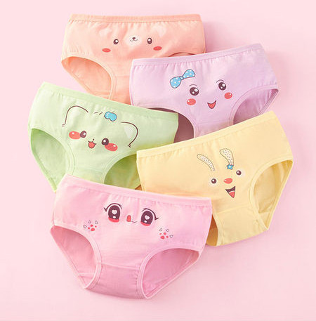 Боксерки и бикини за момичета с апликация по 5 и 6 броя в комплект 