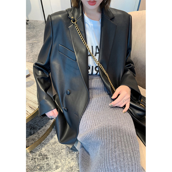 Geaca lunga de piele de dama