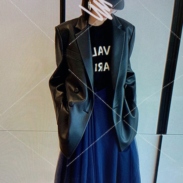 Geaca lunga de piele de dama