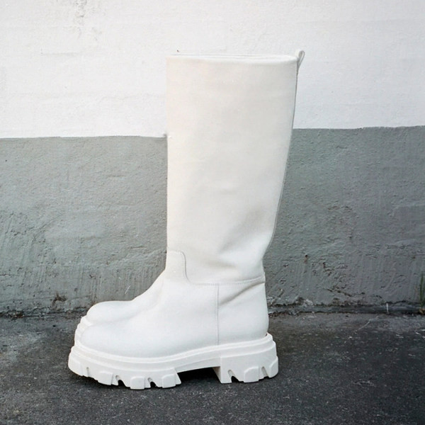 Moteriški žieminiai batai iki kelių