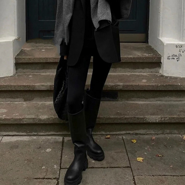 Moteriški žieminiai batai iki kelių