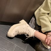 Kavicsos női csizma