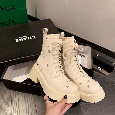 Kavicsos női csizma