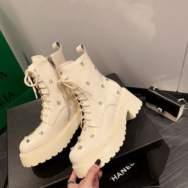 Kavicsos női csizma