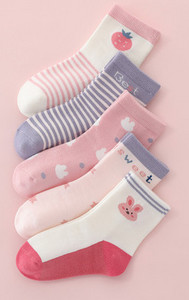 Dječje čarape sa cvjetnim motivima