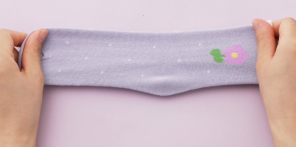 Dječje čarape sa cvjetnim motivima