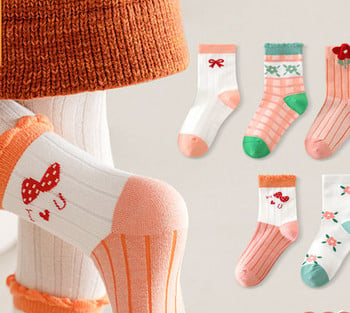 Детски чорапи с флорални мотиви за момиче