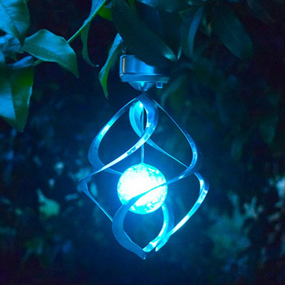 Solar Wind Spinner Csengő LED-es lámpa Függesztett Spinner Lámpa Színváltoztató Szaturnusz Spinner Fény füves udvari kerti dekorációhoz