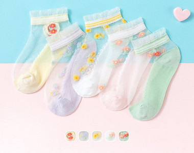 Vaikiškos kojinės su gėlių motyvais