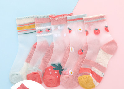 Vaikiškos kojinės su gėlių motyvais