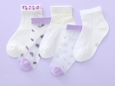 Vaikiškos kojinės su gėlių motyvais