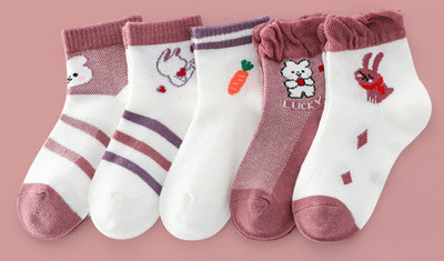 Įvairių spalvų vaikiškos kojinės mergaitėms