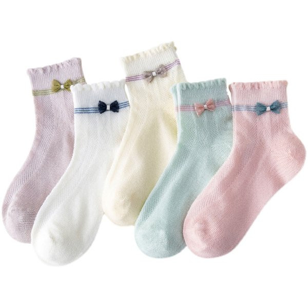 Vaikiškos kojinės su kaspinu ir gėlių motyvais