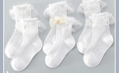 Csipke zokni lányoknak szalaggal 3 darab egy készletben