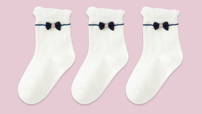Vaikiškos kojinės su siuvinėjimais ir nėriniais