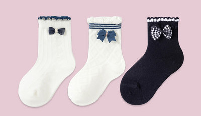 Vaikiškos kojinės su siuvinėjimais ir nėriniais