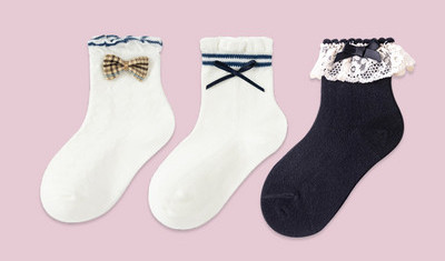 Vaikiškos kojinės su siuvinėjimais ir nėriniais