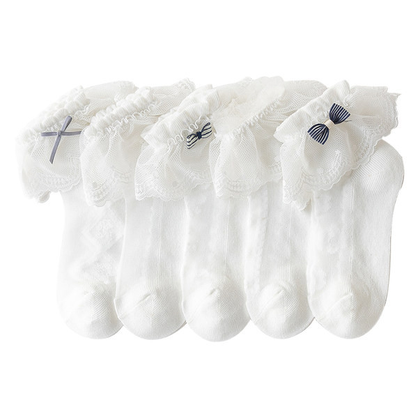 Vaikiškos kojinės su siuvinėjimais ir nėriniais