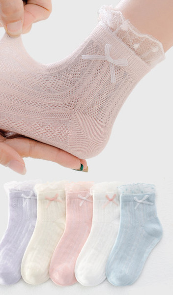 Pavasario-rudens nėriniuotos kojinės mergaitėms su kaspinu komplekte 5 vnt