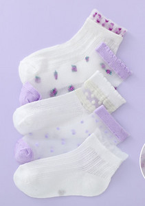 Dječje čarape sa cvjetnim motivima