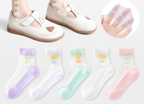 Dječje čarape sa cvjetnim motivima