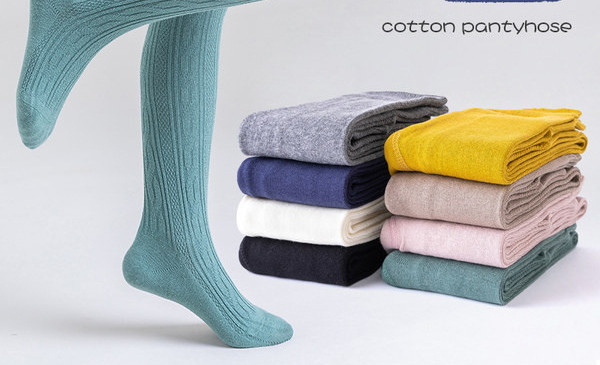 Įvairių spalvų vaikiškos pėdkelnės mergaitėms