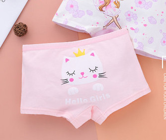 Vaikiškas bikinis su gėlių motyvais