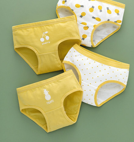 Vaikiškas bikinis su gėlių motyvais