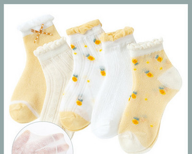 Vaikiškos kojinės mergaitėms su gėlių motyvais