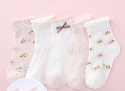 Детски чорапи за момиче с флорални мотиви 
