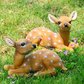 2Pcs Kip Sika Deer Skulptura Ornamenti Životinjski model Umjetnički obrt Vanjski vrtni ukras Ornament Simulacija Sika Party Deer