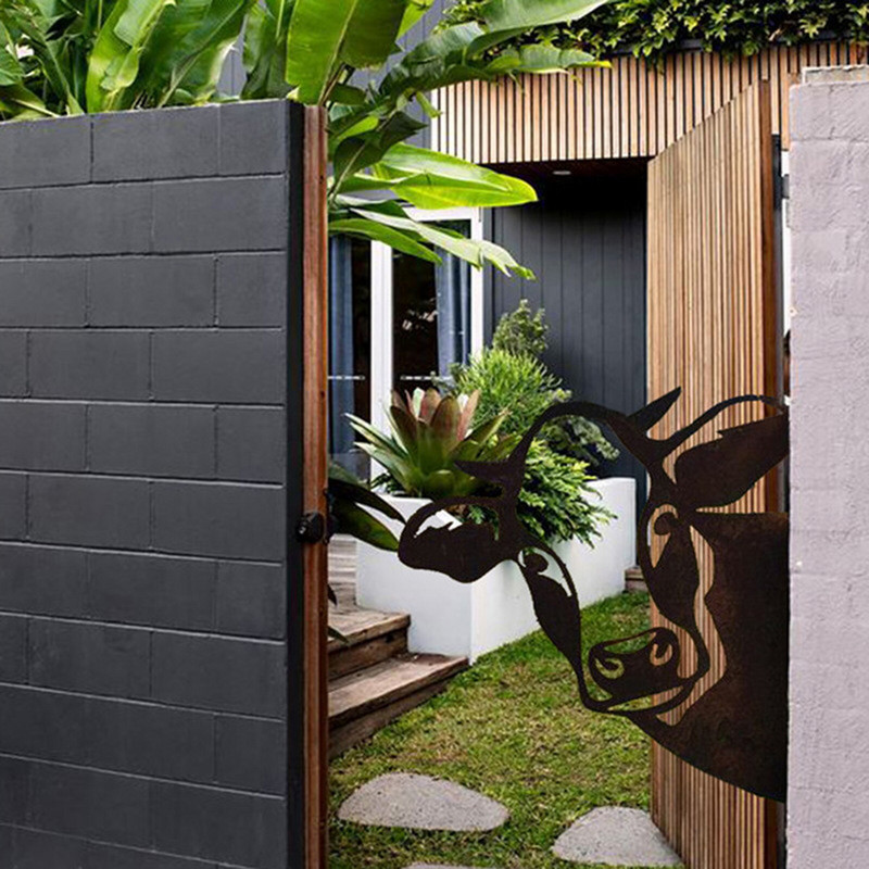 Ūkis žvilgčiojanti karvė Balkono kiemas Dekoratyvinis metalinis Sodo Meno Apsauga Kabantys Papuošalai Karikatūros Lauko Statulos Namų Meno Papuošalai