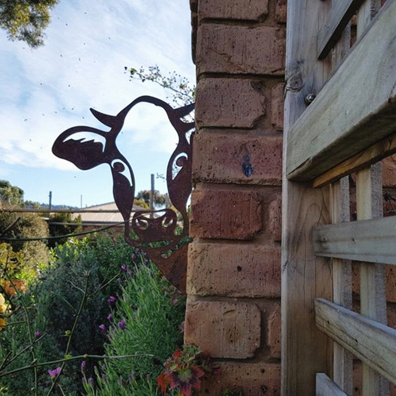 Ūkis žvilgčiojanti karvė Balkono kiemas Dekoratyvinis metalinis Sodo Meno Apsauga Kabantys Papuošalai Karikatūros Lauko Statulos Namų Meno Papuošalai