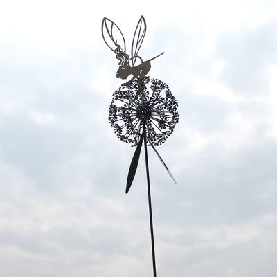 Sodo fėjos puošmena kuolas Kiaulpienės metalinis elfo silueto ornamentas kiemui meno dekoras Vejos kraštovaizdžio skulptūros dekoras