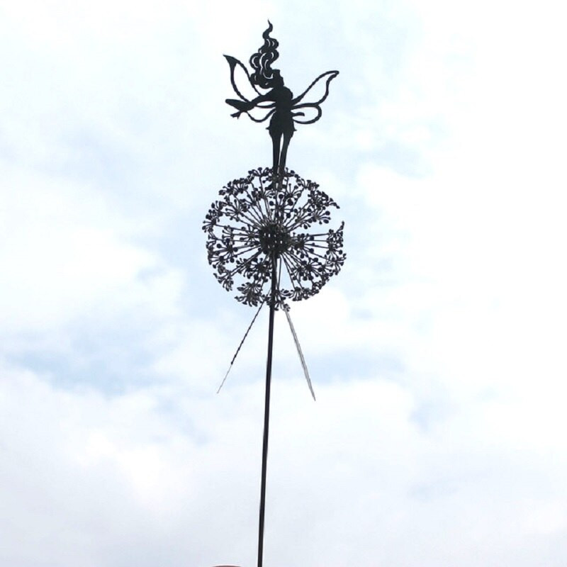 Sodo fėjos puošmena kuolas Kiaulpienės metalinis elfo silueto ornamentas kiemui meno dekoras Vejos kraštovaizdžio skulptūros dekoras