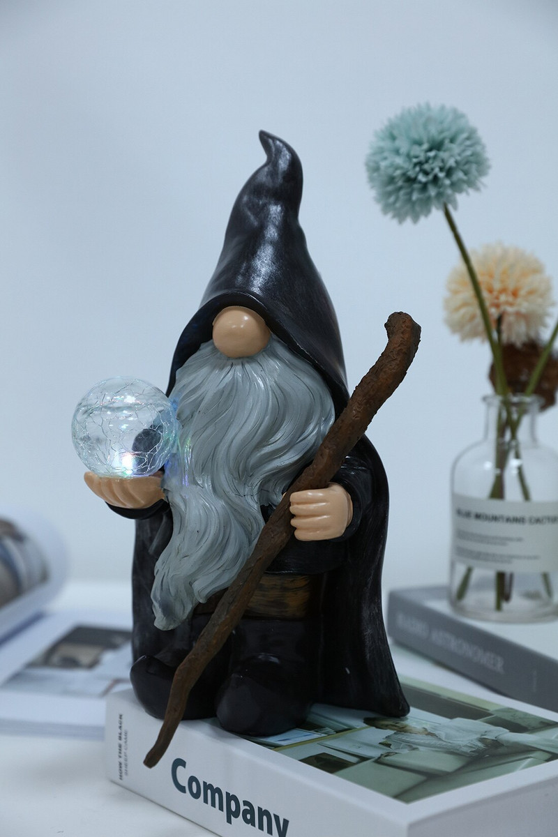 Gnome Čarobni štapić koji drži kip svjetiljke Solarna LED svjetiljka Patuljasta figurica od smole Ornament Solarna energija Svjetlo za travnjak Dekoracija vrta