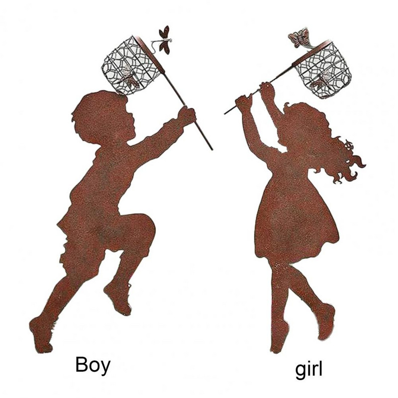Berniuko formos didelė vintažinio metalo silueto skulptūra sodui ar kiemui menas arba memorialinė skulptūra berniuko mergaitės statulos dekoras