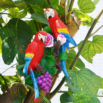 Висяща статуя на папагал Градински декор Ръчно рисувана скулптура на птица Декорация на дърво Смола Занаятчийски занаят Висящ на стена Орнамент на двора