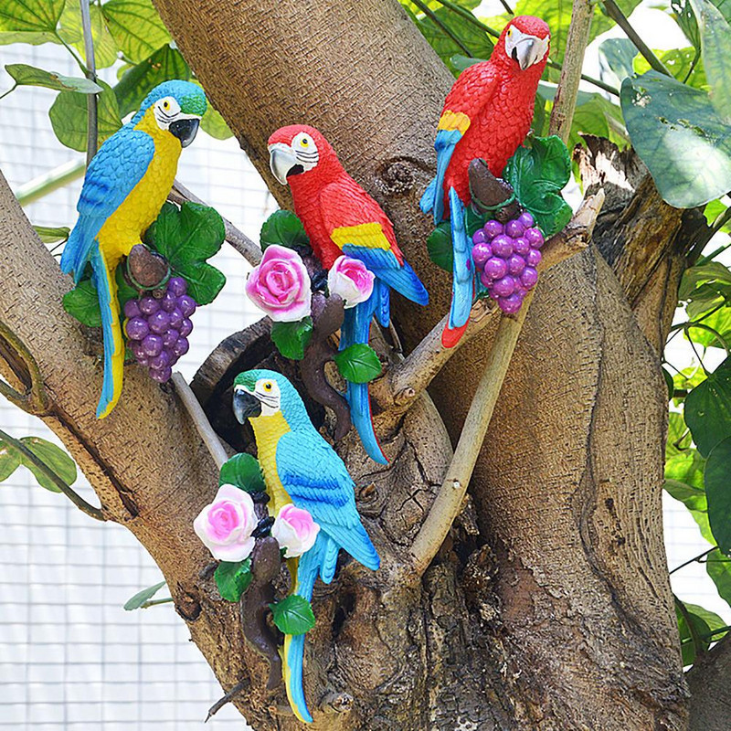 Kabanti papūgos statula Sodo dekoras Rankomis piešta paukščių skulptūra Medžio puošmena Derva amatų siena kabantis kiemo ornamentas
