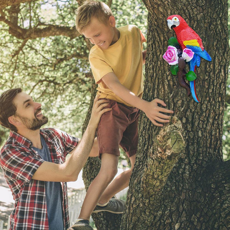 Kabanti papūgos statula Sodo dekoras Rankomis piešta paukščių skulptūra Medžio puošmena Derva amatų siena kabantis kiemo ornamentas