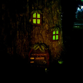 Прозорци с приказна врата за дървета Миниатюрна приказна градина с приказна лампа, светеща в тъмния двор Художествени скулптури за домашен декор на открито