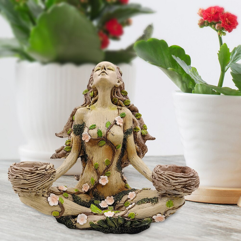 Dervos statula žvakidė Miško deivė Moteriška žvakidė Dervos ornamentas Namų figūrėlė Kiemo sodo dekoracijos