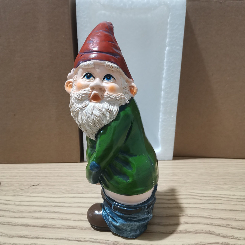 2022 Нов мини пикаещ гном Орнамент Творчески занаяти от смола Забавна фигурка Статуя Външни декорации за градински аксесоари