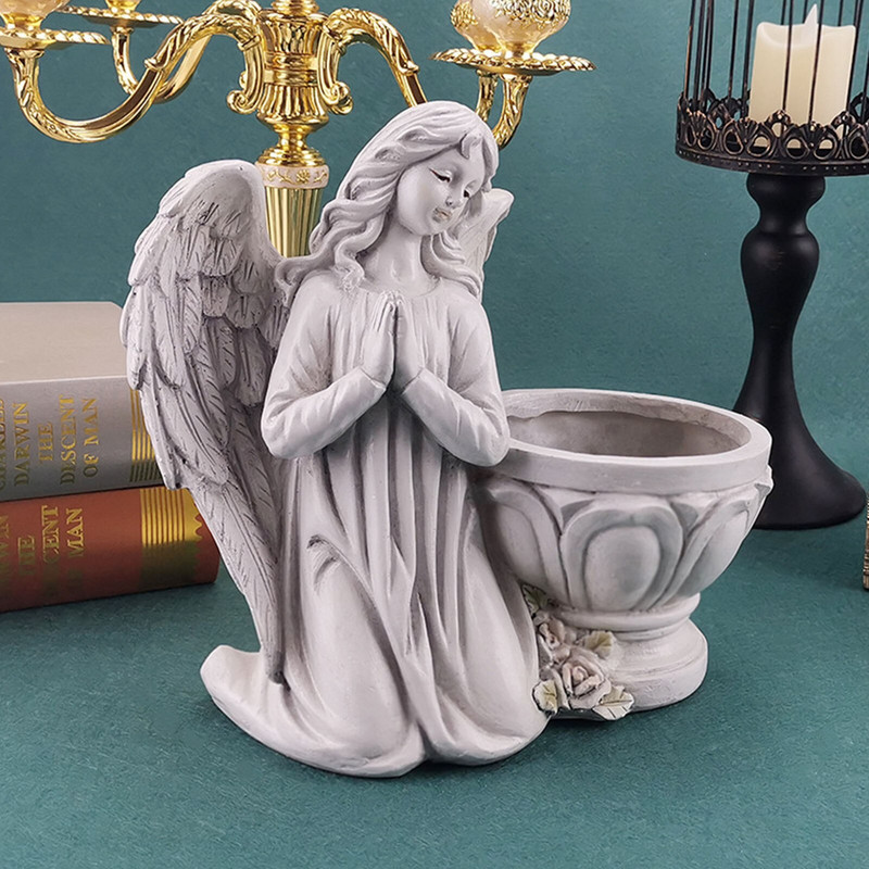 Klasikinis amerikietiško stiliaus besimeldžiantis angelas, gėlių vazono dekoravimas, sodo angelas, sultingas vazono laikiklis
